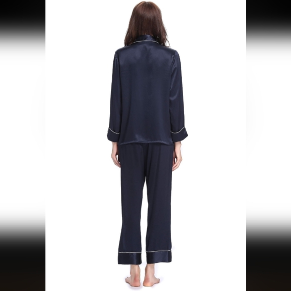 Lilysilk Chic Trimmed women Silk Pajamas Set - Picture 4 of 9